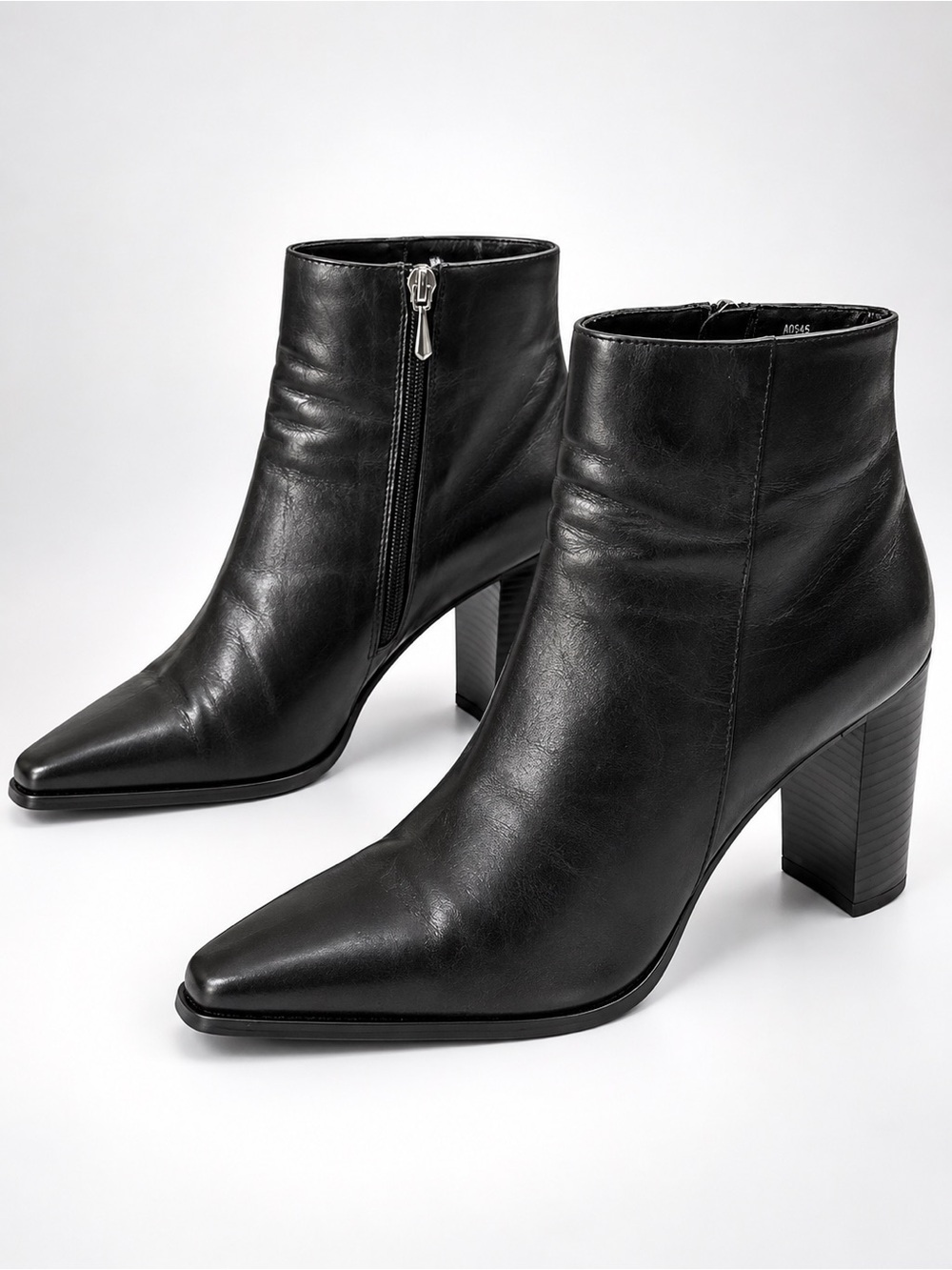 WHITE MOUNTAIN BLACK LEATHER ANKLE BOOTS size 9.5